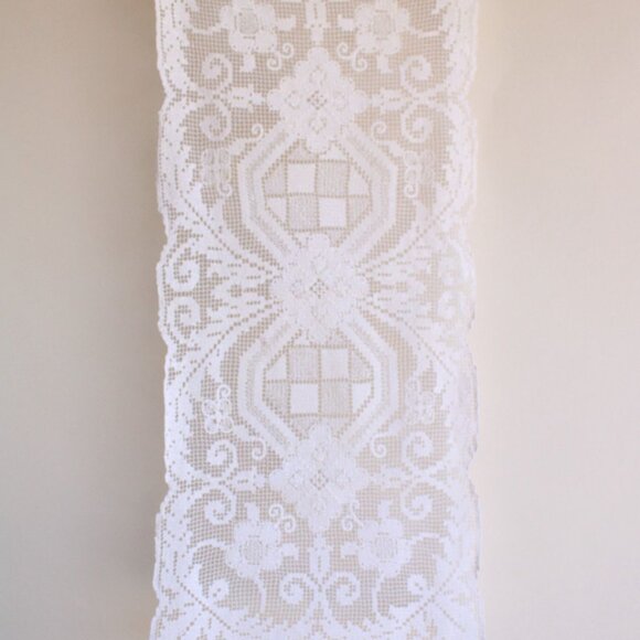 Vintage Table Runner, Small Ivory Lace Tablecloth Or Topper - Picture 3 of 10